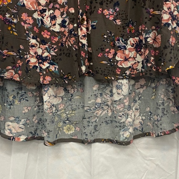 Women’s “Knox Rose” Sz Small high low Chiffon smocked button down flutter shirt - Picture 3 of 7